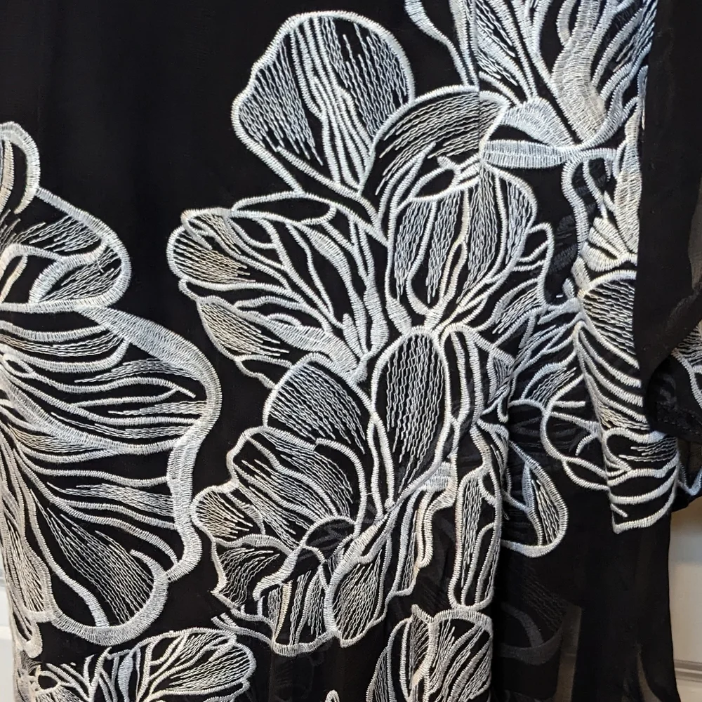 Dress the Population Ophelia Black White Floral Ruffle Midi Wrap Dress Small - Picture 7 of 7